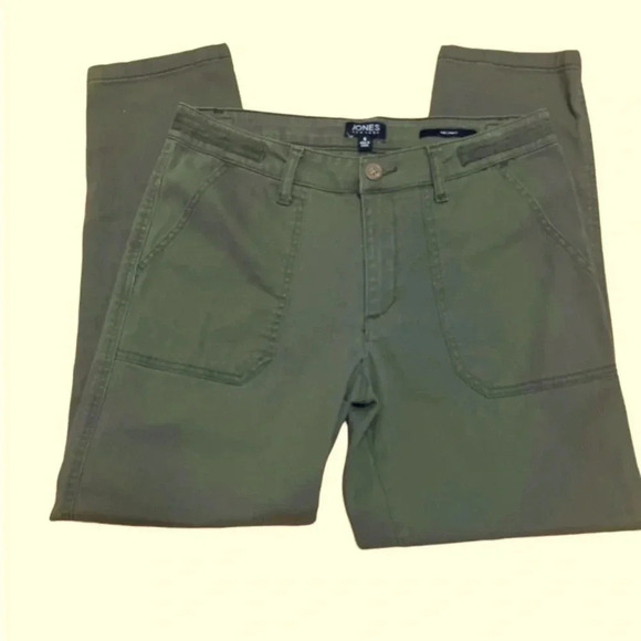 Jones New York olive green pants (The Chino) - Picture 2 of 4